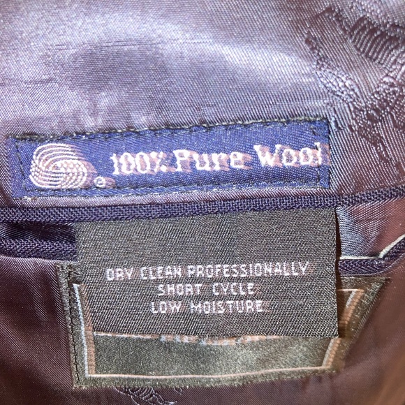 BURBERRY 💯 Wool Navy Blazer with Gold logo buttons SZ: 44R - Picture 10 of 16